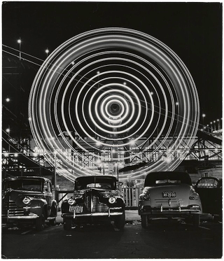 Illustration for article titled Light Paintings That Make the Real World Look like Tron